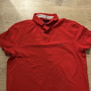 Polo tommy hilfigher 
Size XL
Worn 5 Times